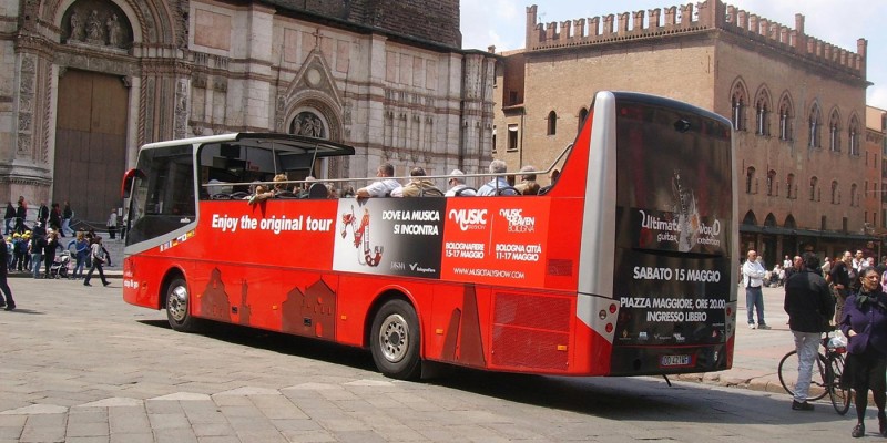 discover bologna via bus